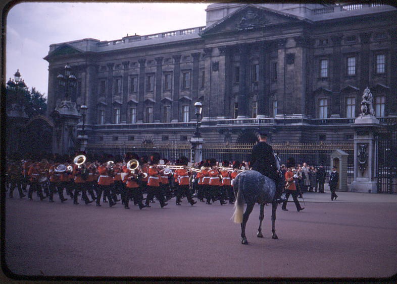 changing of the guard at Buckingham Palace, 23 September 1952